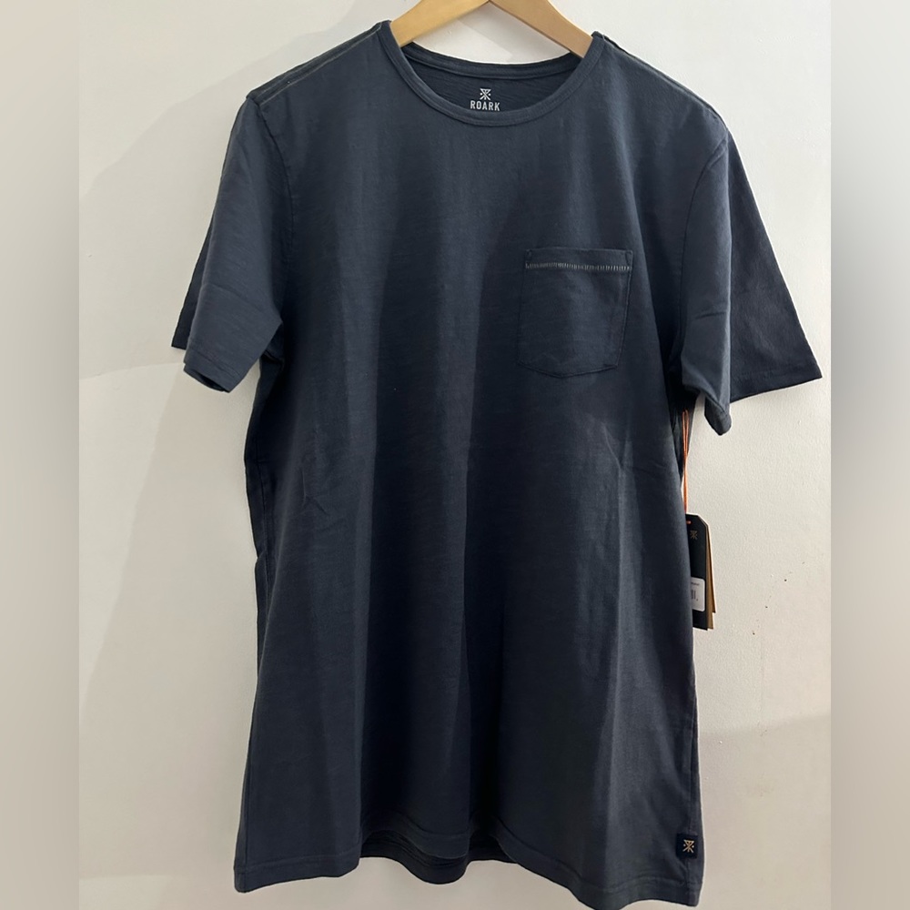 Men’s Roark midweight pocket tee in organic cotton size medium in grayish/blue